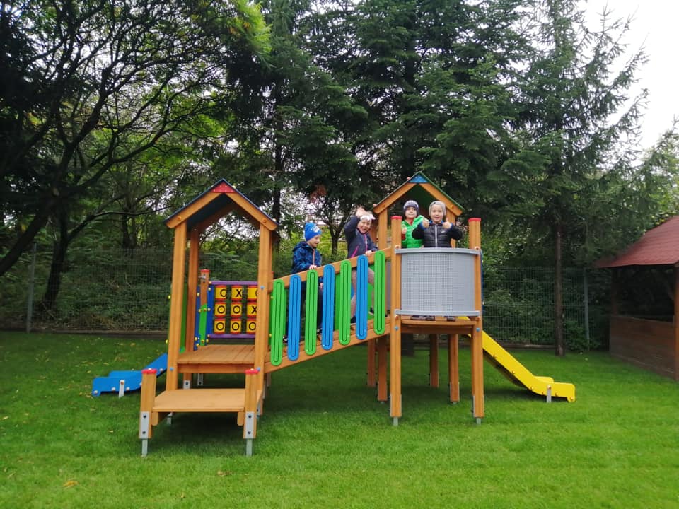 Nowy plac zabaw w Biedrzychowicach